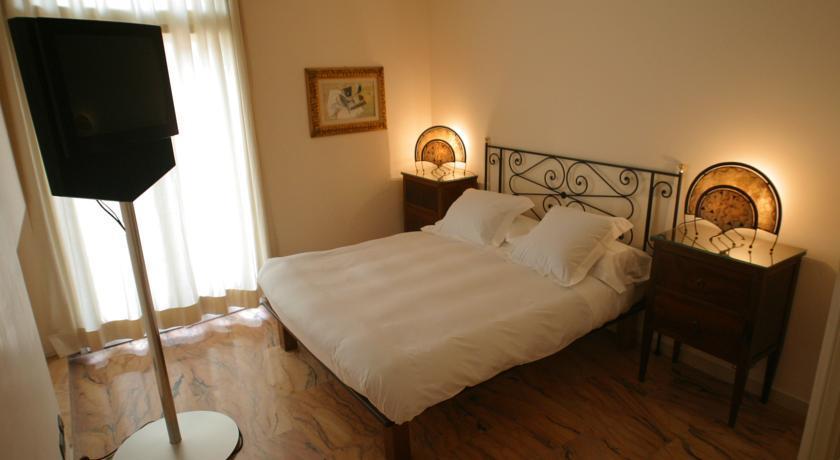 Roma Resort Trevi Phòng bức ảnh